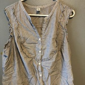 Super pretty sleeveless blouse